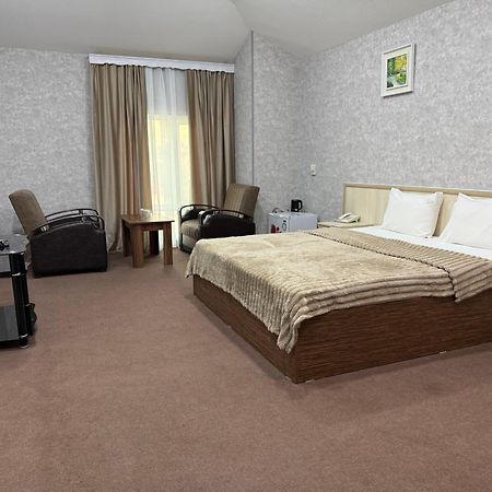 Aef Hotel Баку Екстериор снимка