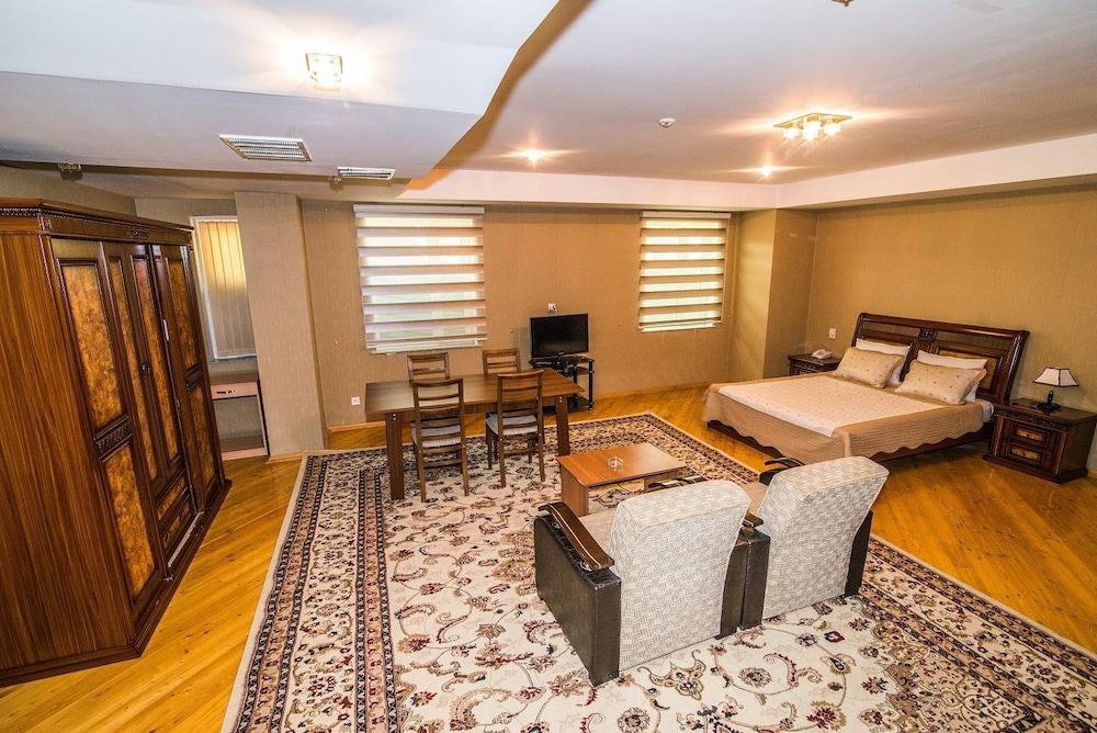 Aef Hotel Баку Екстериор снимка