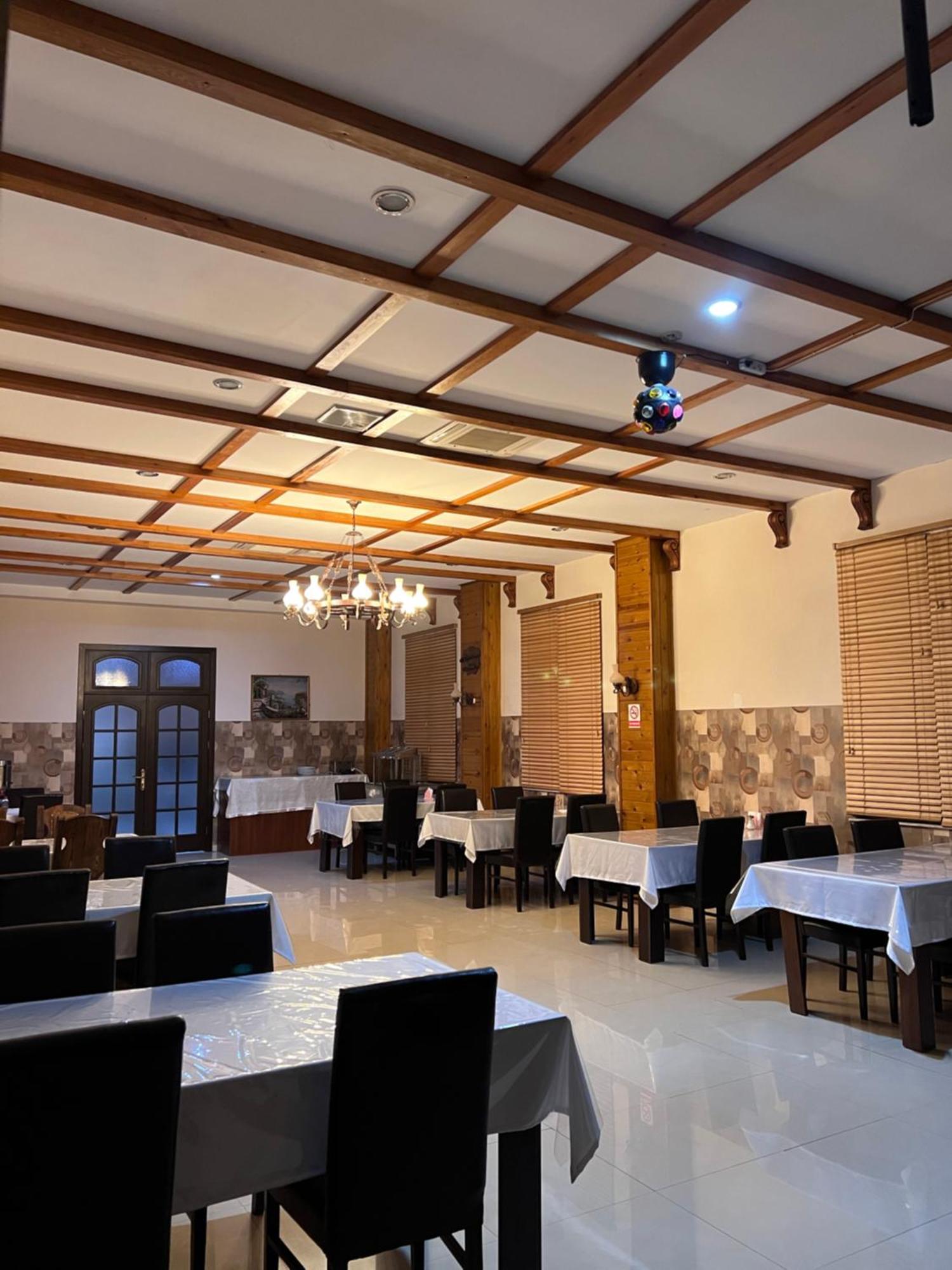 Aef Hotel Баку Екстериор снимка