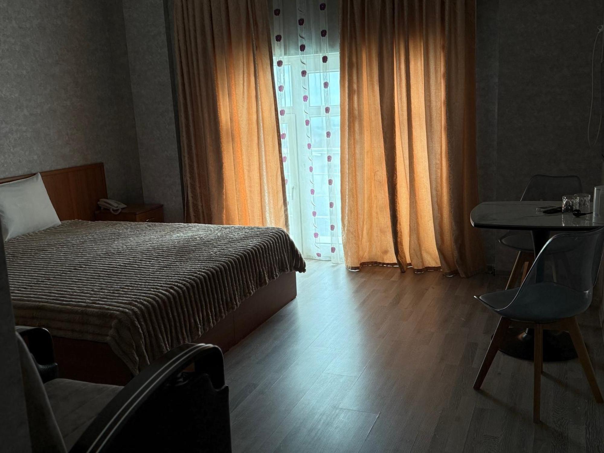 Aef Hotel Баку Екстериор снимка