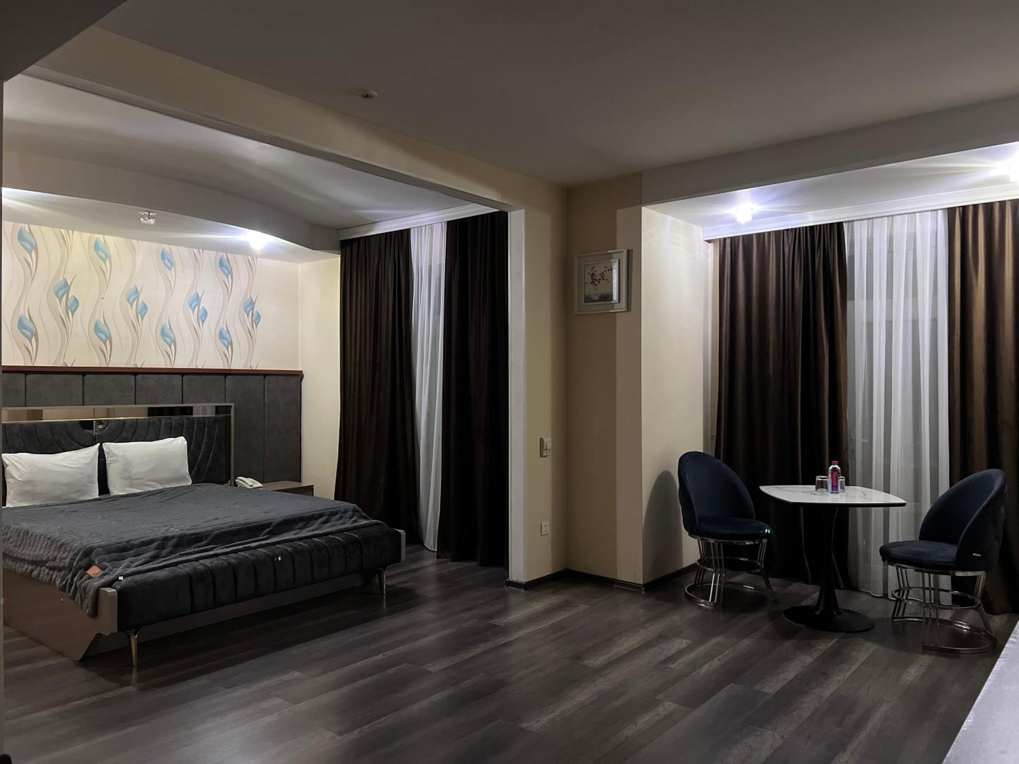 Aef Hotel Баку Екстериор снимка