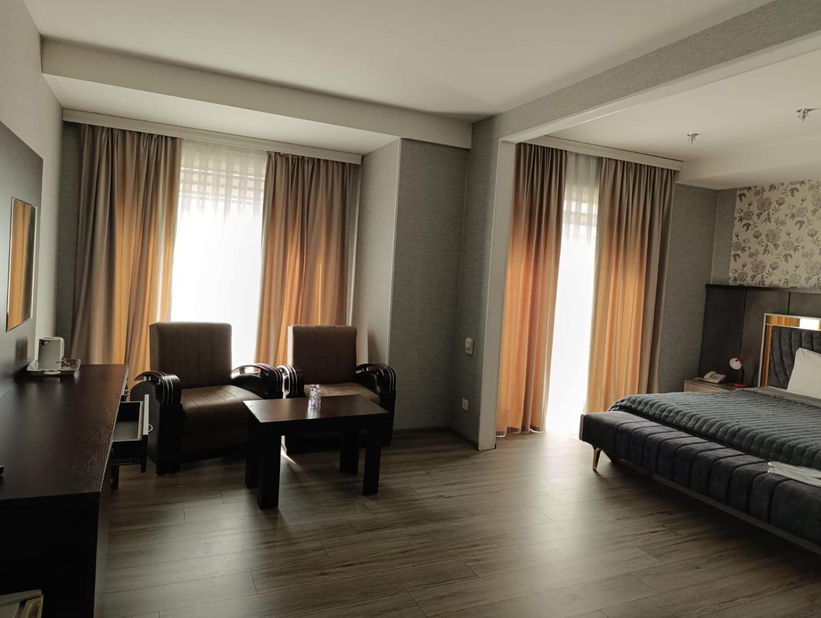 Aef Hotel Баку Екстериор снимка