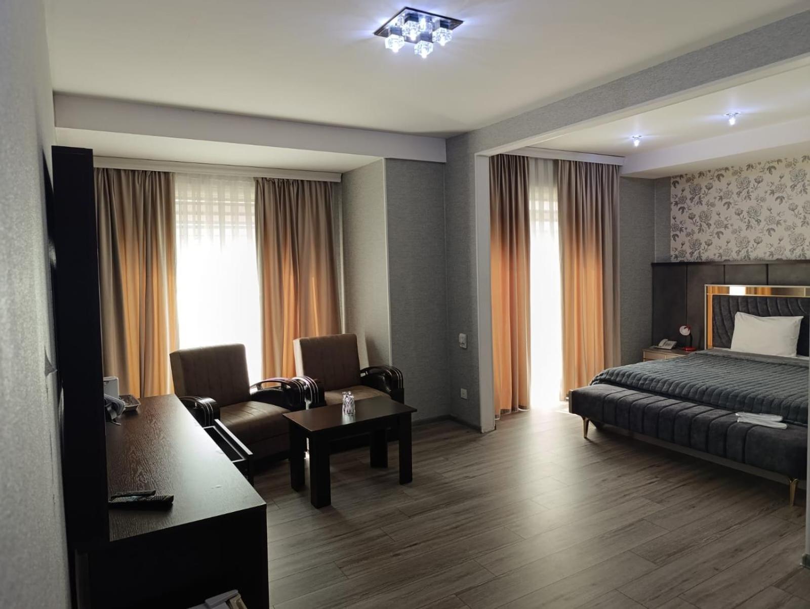 Aef Hotel Баку Екстериор снимка